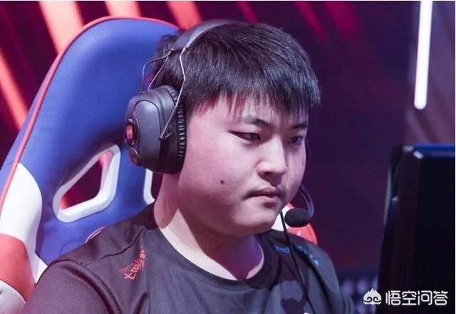 RNG完败给IG后，官方微博惨遭沦陷，网友直呼让风哥回归，对此你怎么看？