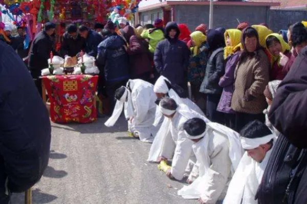 70岁以上老人去世，到底算不算是“白喜事”？