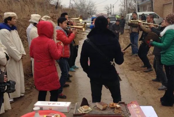 70岁以上老人去世,到底算不算是“白喜事”?