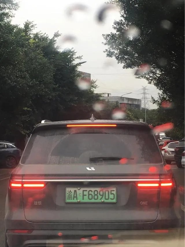 马上上映的《拆弹专家2》大家预测会有多少票房？