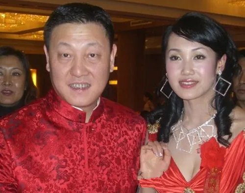 歌手韩磊老婆多大？ 与内蒙古妻子结婚生子