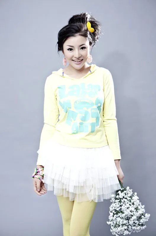 嫩模吴婷的简介和图片（图片要多点）