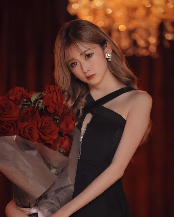 皮肤白皙超吸睛！岛国辣妹“古川优奈”美照欣赏