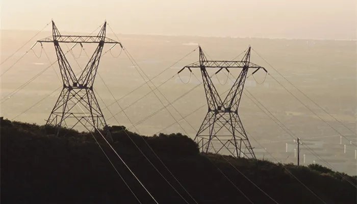 高压线有辐射吗 高压线安全距离
