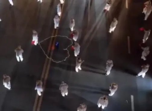 大连社区解封90后志愿者激动落泪,如何看待这件事情?