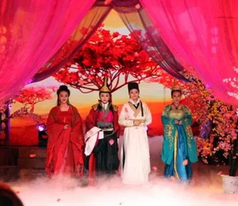 俞灏明天天向上大展口才 笑傲江湖剧组集体做客引关注