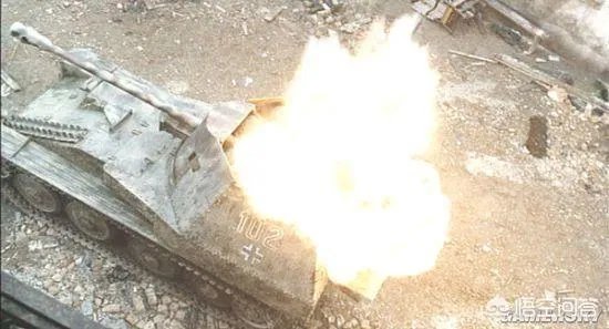 电影里，往坦克上甩燃烧弹到底有什么用？