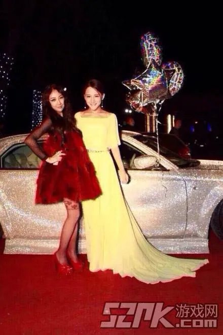 让我摸一摸你的美腿吧！神仙哥哥小灿绝美照片合辑