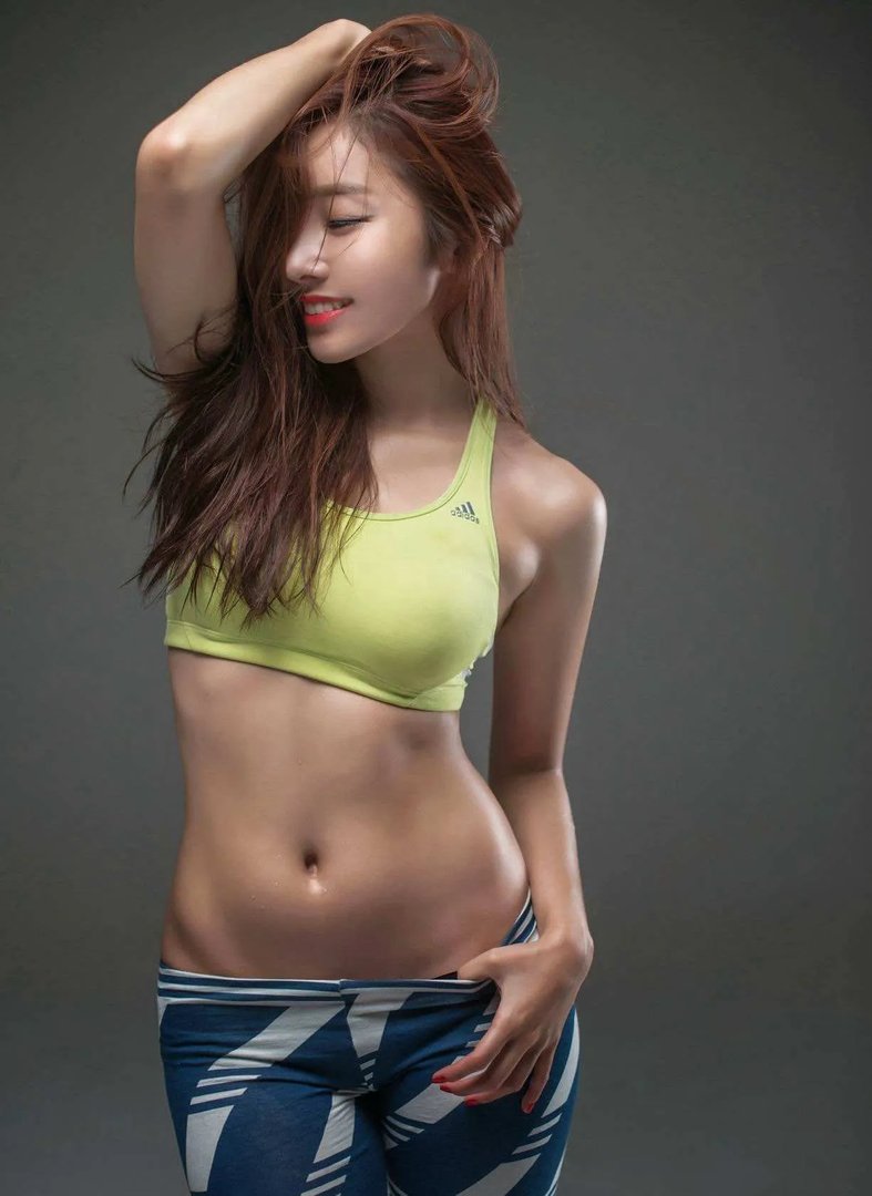 李赫宰讽刺金在中是怎么回事 李赫宰女友是李贤智么