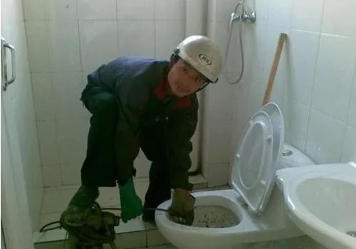 马桶堵住怎么办  6种方法让马桶畅通无堵