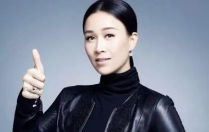 那英被网红偷拍当众踹人，这个女网红是谁？