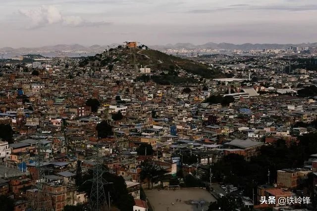 新冠确诊超61万,巴西总统也威胁要退出世卫,对此你怎么看?