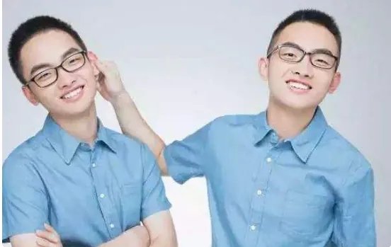 双胞胎分别被清华北大录取