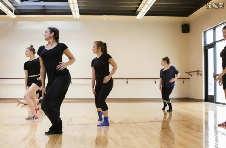 2017国标舞裙新款 国标舞裙价格多少