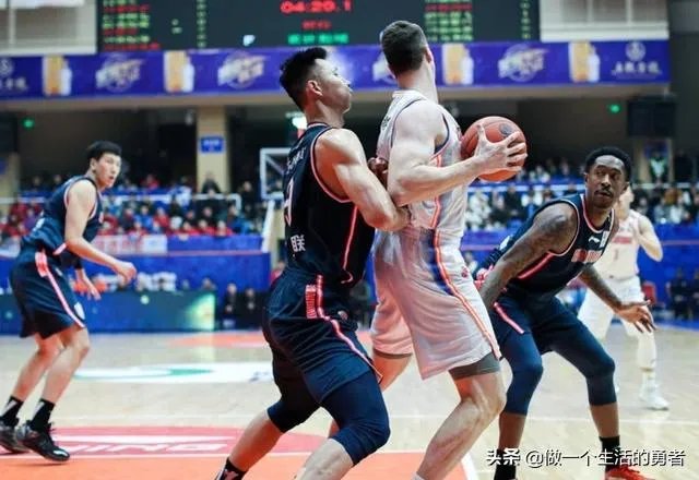 实力压制,马尚31分,易建联29分,广东客场击败四川,豪取八连胜,你怎么评价?