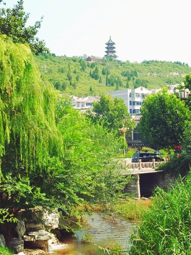 乾坤如袖的下一句是什么？