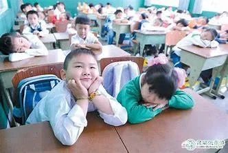 小学一年级的学生该怎么教育?