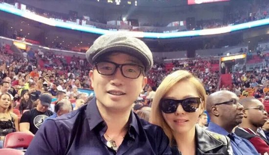 冯柯张靓颖差几岁?  冯柯与前妻为什么离婚?