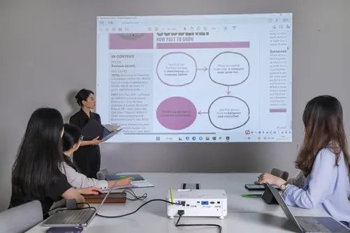 投影仪流明怎么选？最简单解释带你弄懂“流明”这个参数！