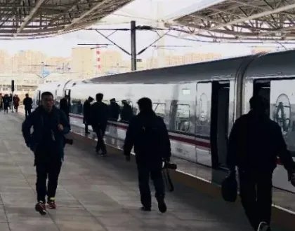 女孩住苏州，每天坐高铁来沪上班，你能接受最长的通勤时间是多久？