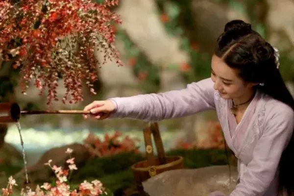 赵丽颖粉丝常在微博下提醒冯绍峰好好对待赵丽颖，是否管得太宽了?