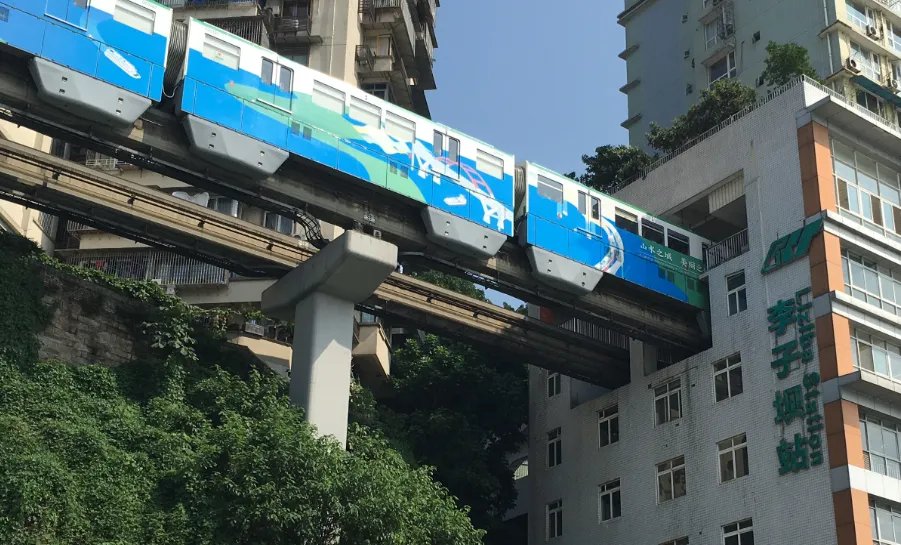 官方辟谣重庆双碑大桥断裂，为什么重庆的建筑修建奇特？