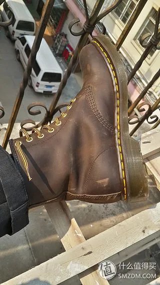 Dr. Martens 1460 Re-Invented Aztec Crazyhorse Leather 男款马丁靴