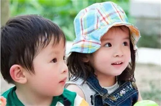 苗圃老公孩子照片龙凤胎几岁了 揭苗圃为啥甩罗晋嫁大21岁陈义红