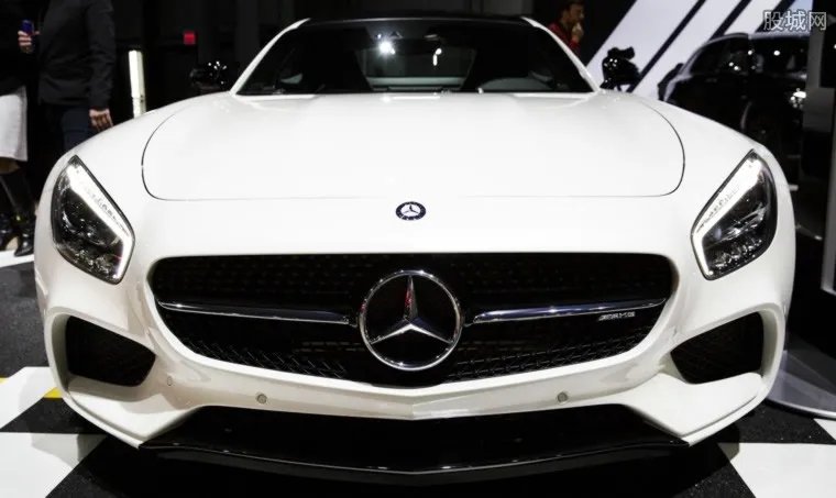 奔驰女车主事件最新消息 消费者怎样维权才不难？