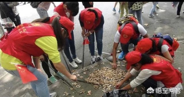 西安一咖啡店做活动20个烟头换1个冰淇淋，小学生3年捡5万个烟头，你怎么看？