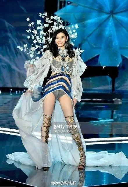 如何看待小kk拥抱奚梦瑶？