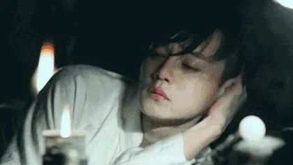 如何评价尹正谜一般的微博？