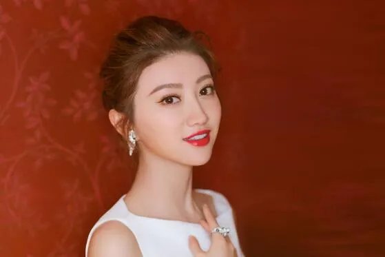 刘雨昕教景甜跳无价之姐 现场画面曝光神仙组合上线