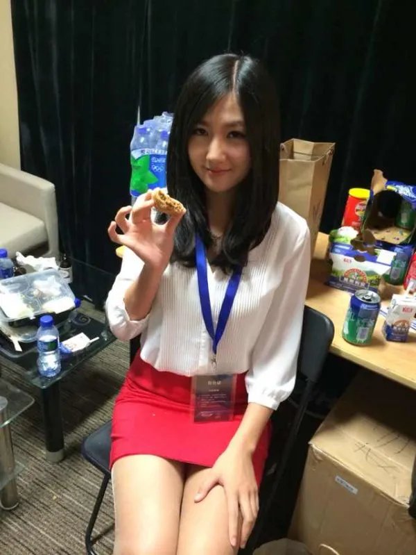 LOL小苍MM最新照片 妩媚动人摄人心魄