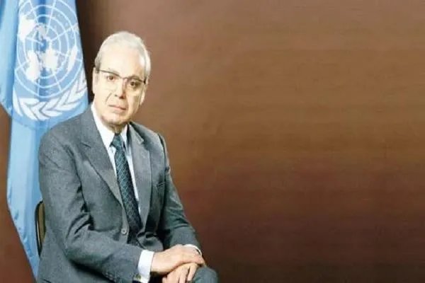 联合国前秘书长德奎利马尔去世,他一生获得的最大成绩是什么?