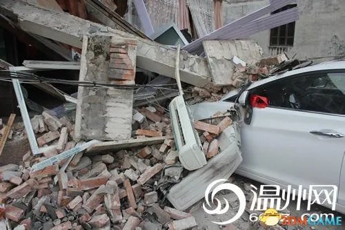 技术逆天网友惊呆：女司机开车回家撞塌父母房子