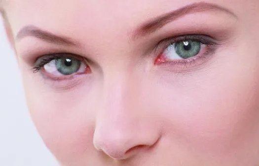 眼部抽脂一般多少钱啊