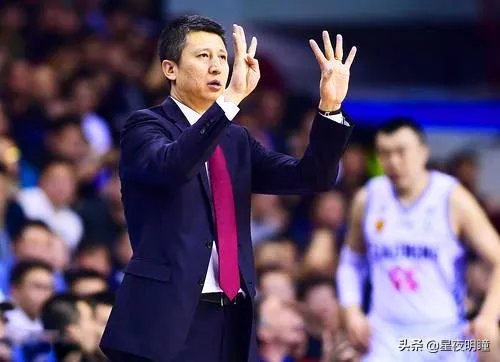 郭士强正式签约广州男篮，他的年薪有多少？会比辽宁时期高吗？