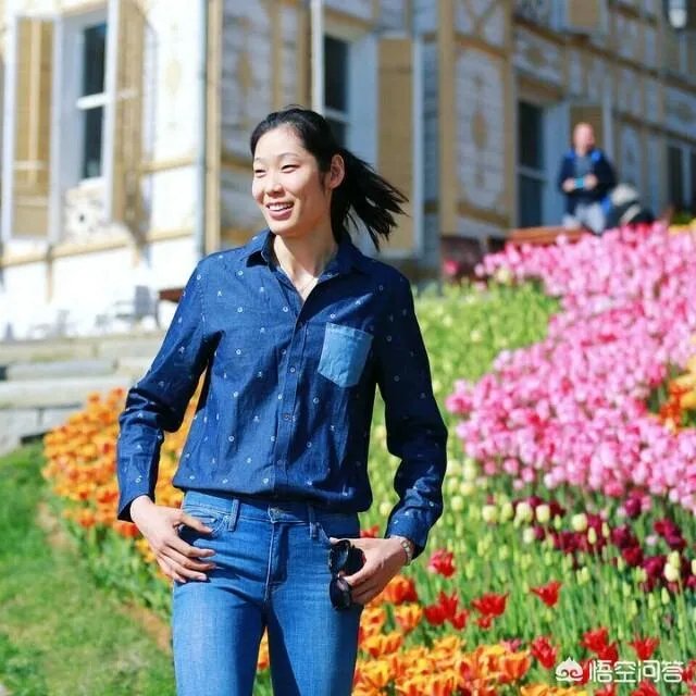 朱婷微博晒休假旅行照，评论区巴西球迷用国旗示爱，你怎么看？