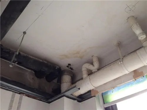 排气管出水是什么情况