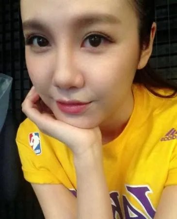 刘语熙整容前照片曝光 刘语熙捏奶门是怎么回事