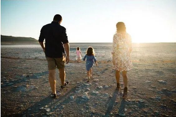 中国夫妻160天花60万带孩子旅行,值吗?