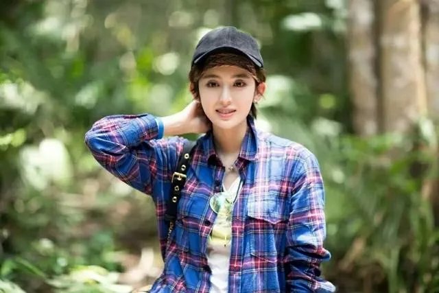 《花儿与少年》里江疏影比古力娜扎更会穿衣服？