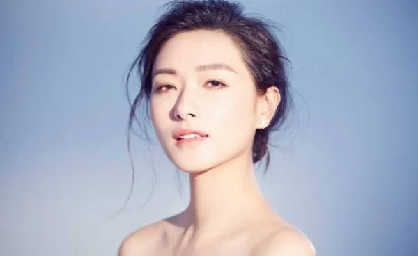 万茜为什么是皇族