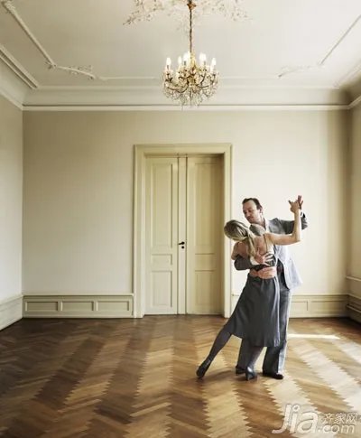 擦亮眼睛 辛巴地板支选购地板四大绝招