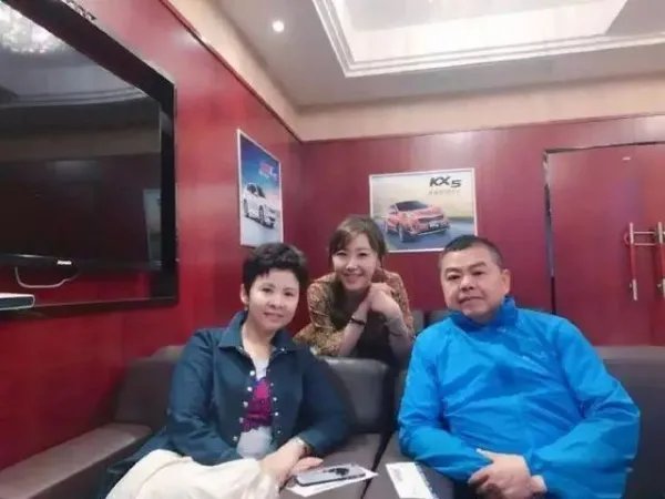 董文华老公简历