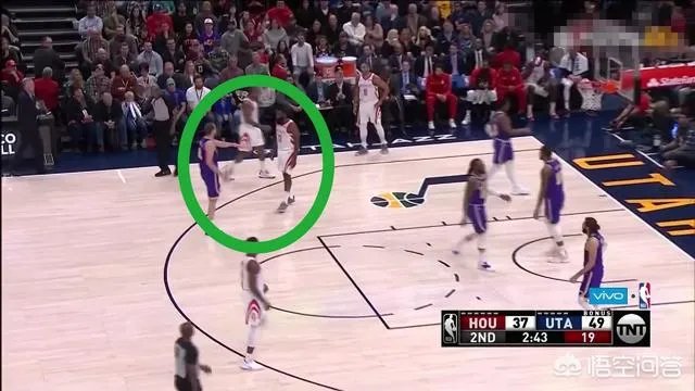 火箭对阵爵士，英格尔斯伸手道歉，哈登无视掉头就走，被指没有大将风度，你怎么看？