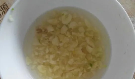 正宗芹菜猪肉饺子馅的做法