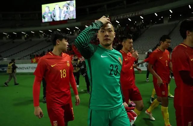 东亚杯-国足1-2负日本，你怎么看？