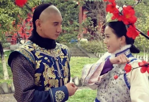 刘诗诗儿子小名叫步步：这个名字的寓意大家都知道吧